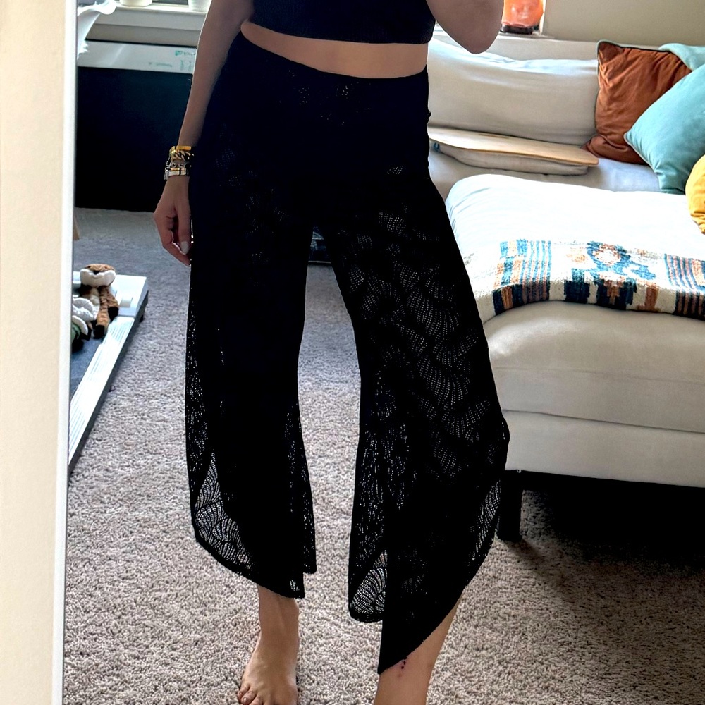 Jala Bhakti pant, lace pattern, NWOT